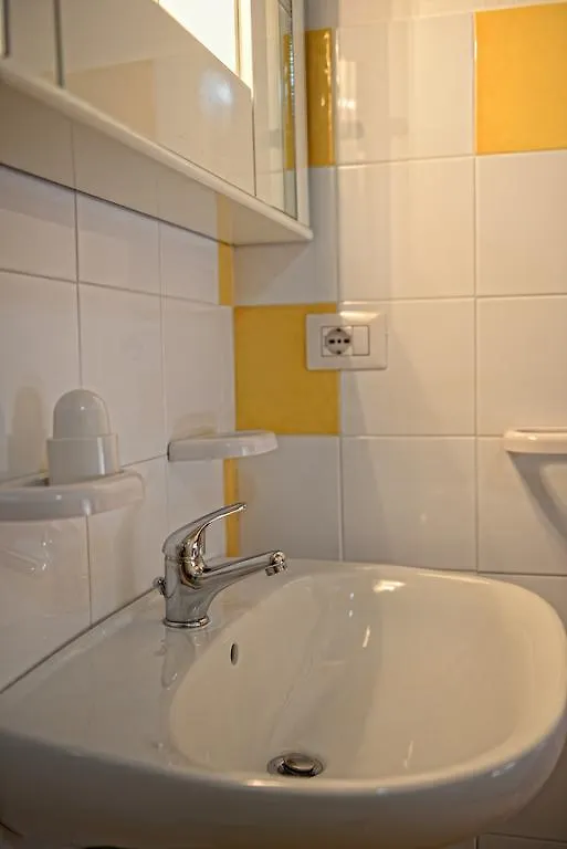Casa Sigmondo Noto 0*,